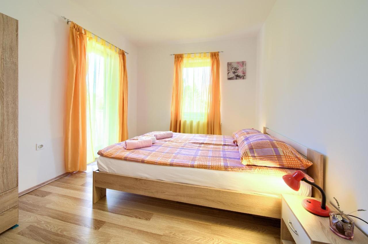 מאלינסקה Apartman Mihael מראה חיצוני תמונה