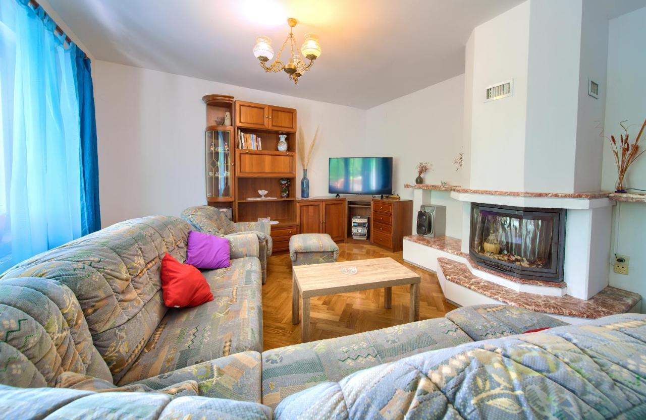 מאלינסקה Apartman Mihael מראה חיצוני תמונה